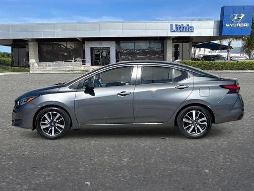 Gun Metallic 2025 Nissan Versa 1.6 SV