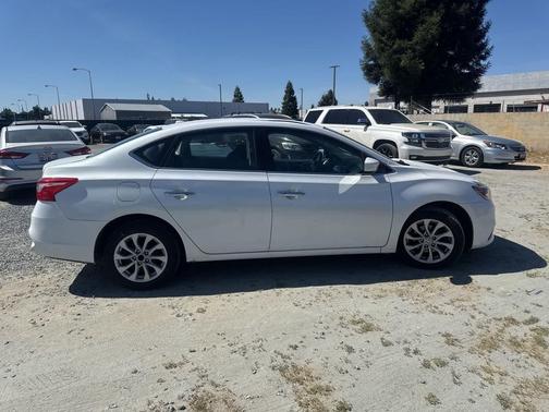 Aspen White 2018 Nissan Sentra SV