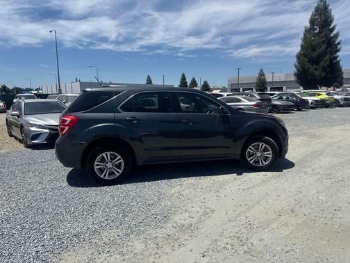 Nightfall Gray Metallic 2017 Chevrolet Equinox LS