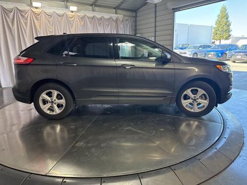 2019 Ford Edge SE
