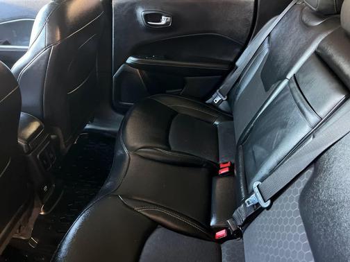 Granite Crystal Metallic Clearcoat 2020 Jeep Compass Latitude