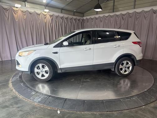 OXFORD WHITE 2014 Ford Escape SE