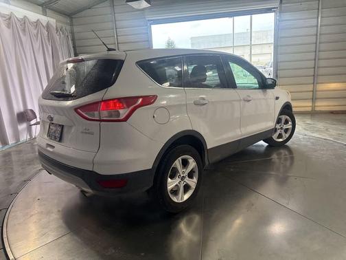 OXFORD WHITE 2014 Ford Escape SE