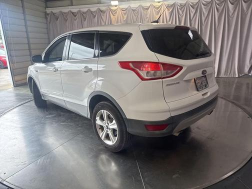 OXFORD WHITE 2014 Ford Escape SE