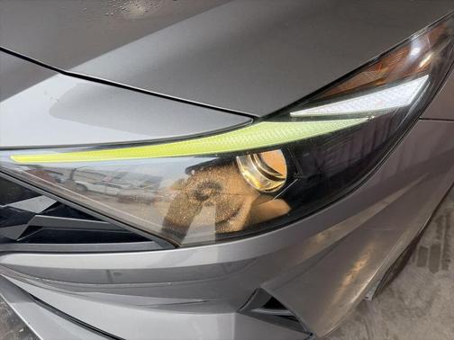 2021 Hyundai ELANTRA SE