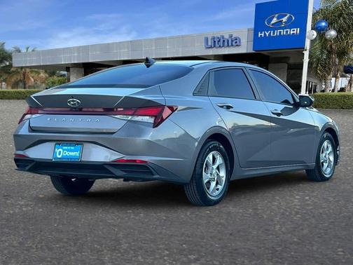 2021 Hyundai ELANTRA SE