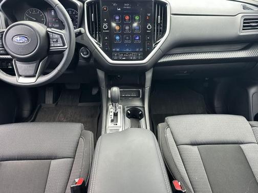 Ice Silver Metallic 2023 Subaru Ascent Premium 7-Passenger