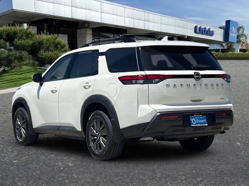 2023 Nissan Pathfinder SV FWD