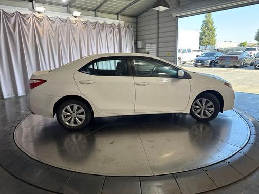 Super White 2016 Toyota Corolla LE