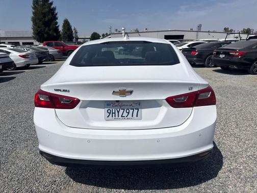 Summit White 2024 Chevrolet Malibu LT
