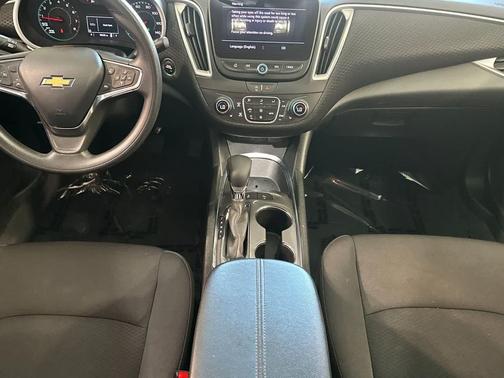 Summit White 2024 Chevrolet Malibu LT