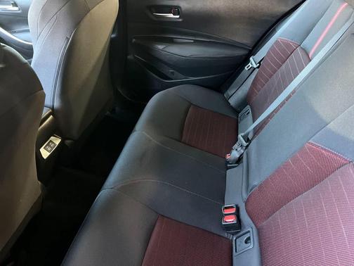 Classic Silver Metallic 2025 Toyota Corolla SE