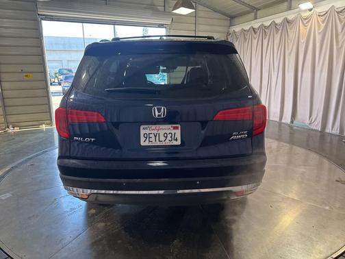 Obsidian Blue Pearl 2017 Honda Pilot Elite