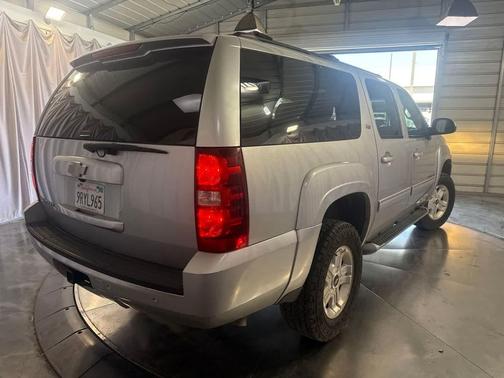 Silver Ice Metallic 2013 Chevrolet Suburban 1500 LT