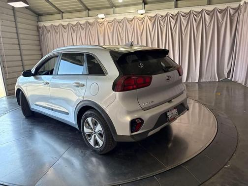 Silky Silver 2021 Kia Niro LX