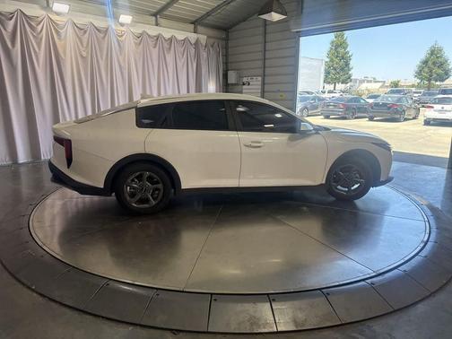 Snow White Pearl 2025 Kia K4 LXS