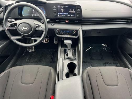 2025 Hyundai ELANTRA Sport