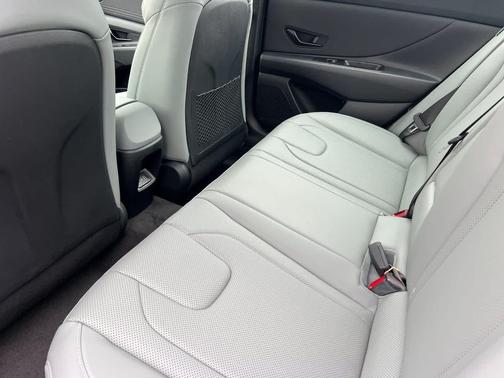 2025 Hyundai ELANTRA HEV Limited