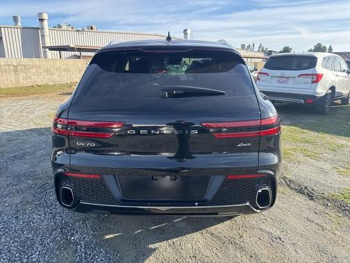 2025 Genesis GV70 2.5T