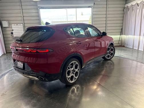 Alfa Rosso 2024 Alfa Romeo Tonale Veloce