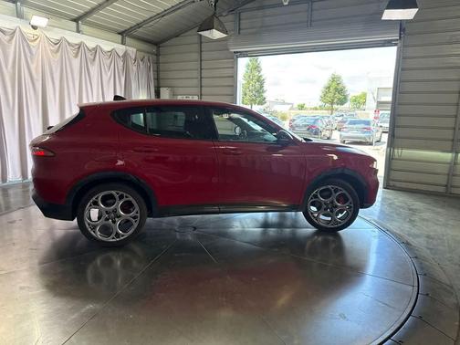 Alfa Rosso 2024 Alfa Romeo Tonale Veloce