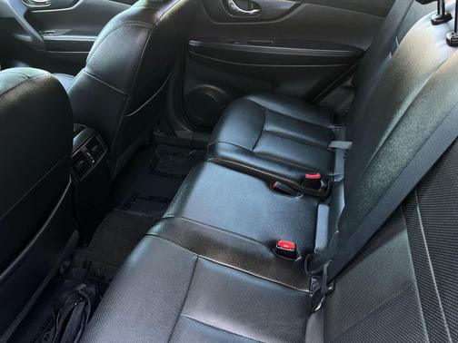 Pearl White 2016 Nissan Rogue SL