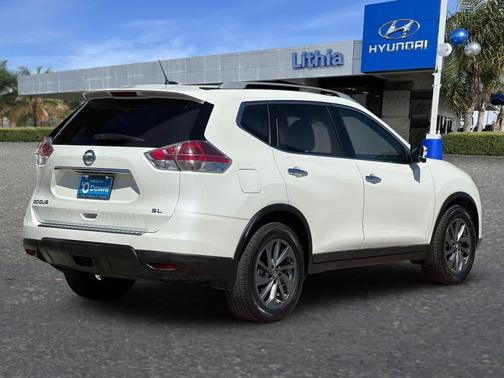 Pearl White 2016 Nissan Rogue SL