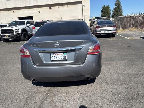 Gun Metallic 2015 Nissan Altima 2.5 S