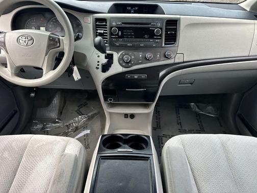 2012 Toyota Sienna LE