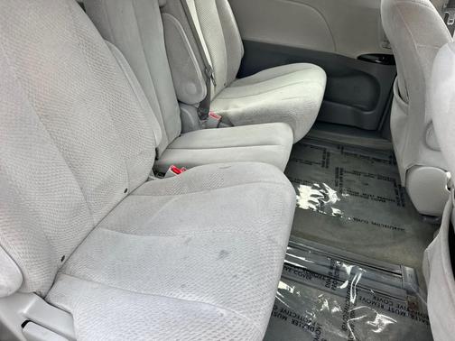 2012 Toyota Sienna LE