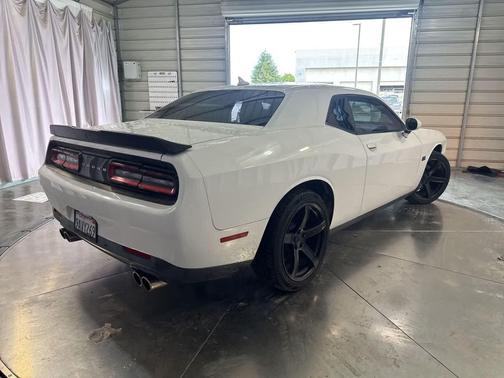 Bright White Clearcoat 2016 Dodge Challenger R/T