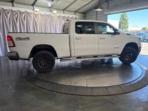 Bright White Clearcoat 2022 RAM 1500 Big Horn/Lone Star
