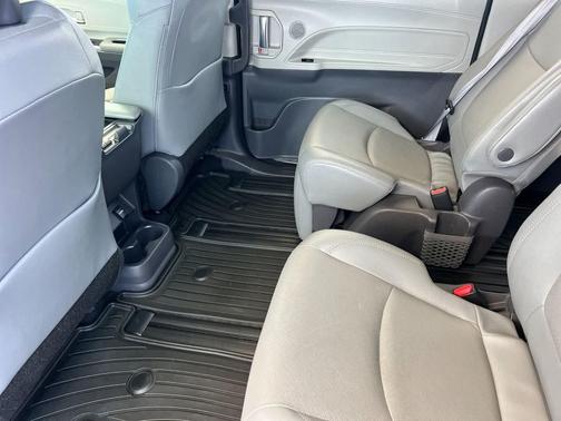 2021 Toyota Sienna Limited 7-Passenger