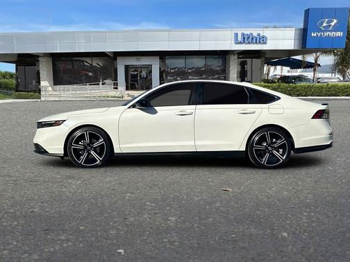Platinum White Pearl 2025 Honda Accord Hybrid Sport