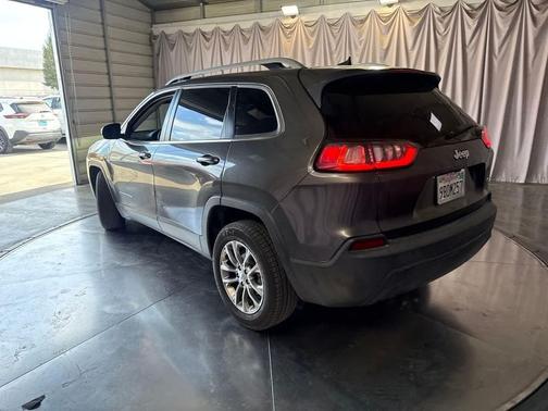 Granite Crystal Metallic Clearcoat 2019 Jeep Cherokee Latitude Plus