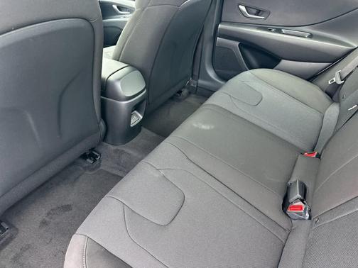 Abyss Black 2026 Hyundai ELANTRA SE