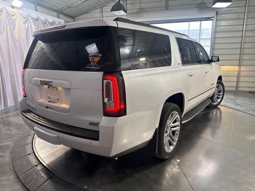 White Frost Tricoat 2019 GMC Yukon XL SLT
