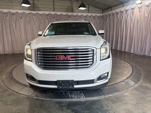 White Frost Tricoat 2019 GMC Yukon XL SLT