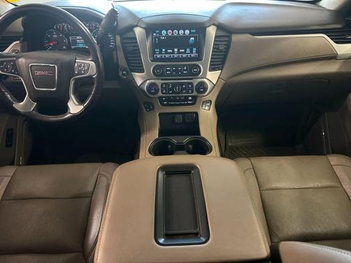 White Frost Tricoat 2019 GMC Yukon XL SLT