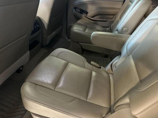 White Frost Tricoat 2019 GMC Yukon XL SLT
