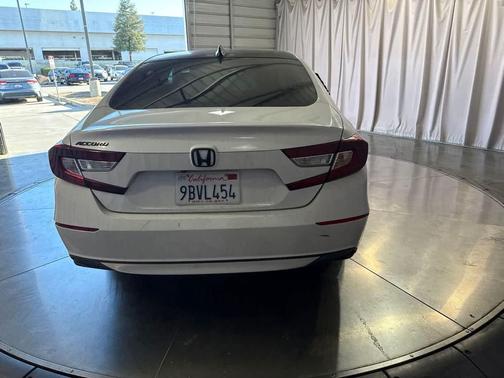Platinum White Pearl 2019 Honda Accord LX