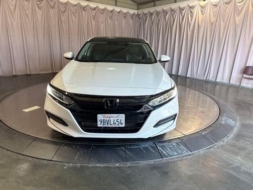 Platinum White Pearl 2019 Honda Accord LX