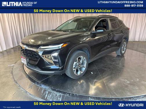 Mosaic Black Metallic 2024 Chevrolet Trax LT