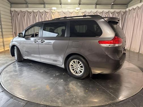 2014 Toyota Sienna XLE