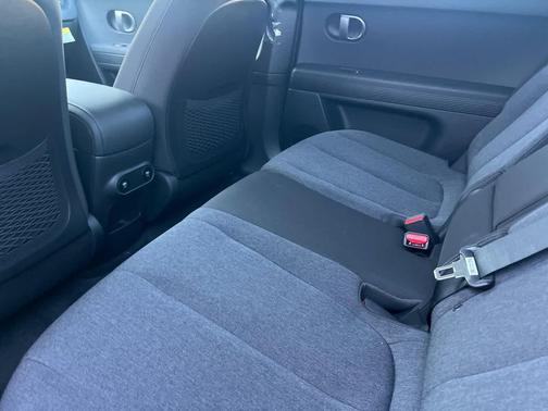 2026 Hyundai IONIQ 5 SE