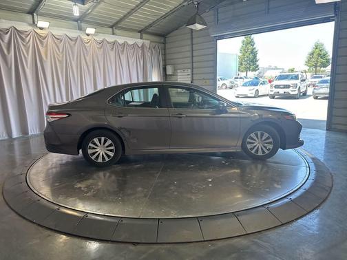 Predawn Gray Mica 2018 Toyota Camry LE