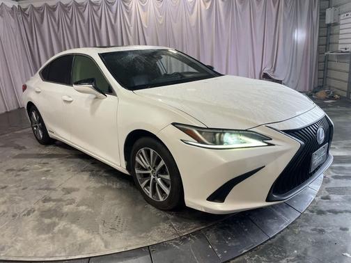 2019 Lexus ES 300h Base