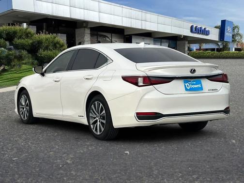 2019 Lexus ES 300h Base