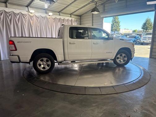 Bright White Clearcoat 2020 RAM 1500 Big Horn/Lone Star