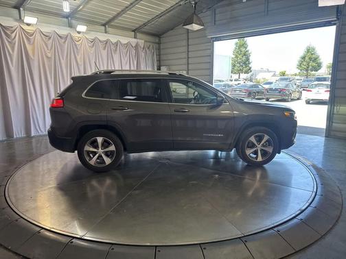 Granite Crystal Metallic Clearcoat 2020 Jeep Cherokee Limited
